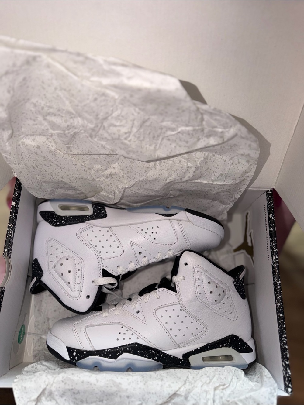 Jordan Kids Retro 6 Reverse Oreo- Size: 5Y